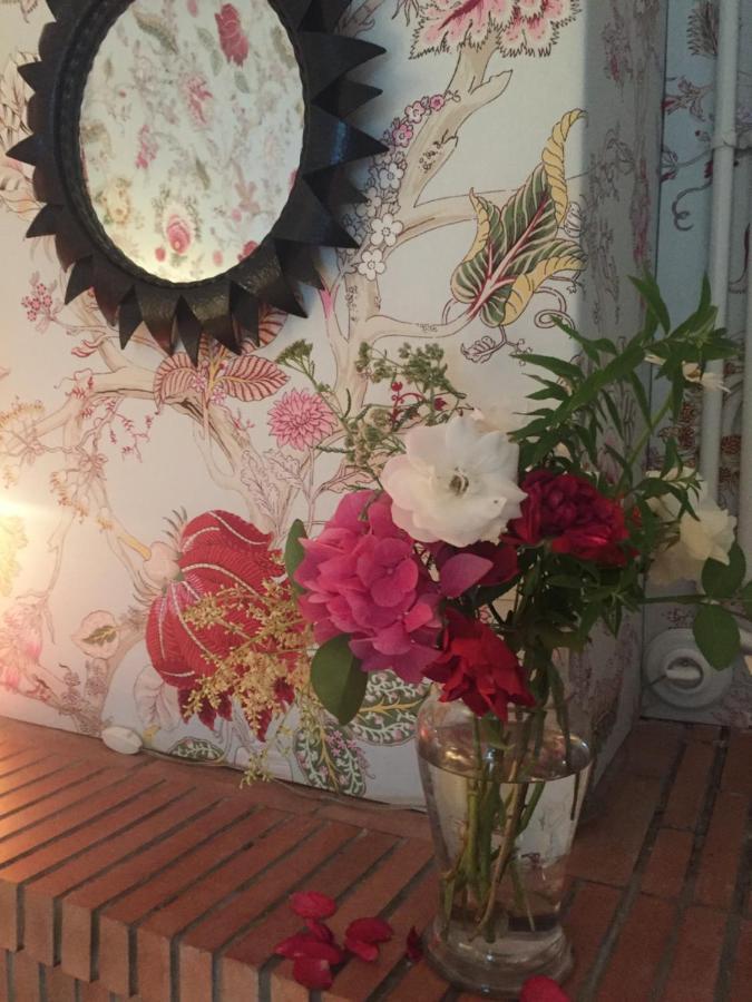 Bed and Breakfast Damechouette Pujols  Esterno foto