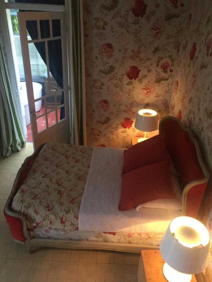 Bed and Breakfast Damechouette Pujols  Esterno foto