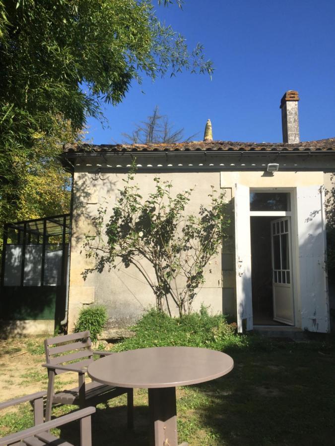 Bed and Breakfast Damechouette Pujols  Esterno foto