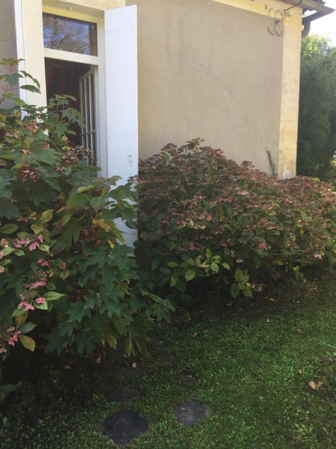 Bed and Breakfast Damechouette Pujols  Esterno foto