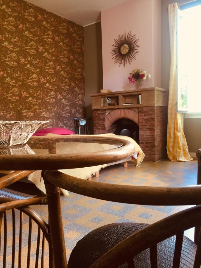 Bed and Breakfast Damechouette Pujols  Esterno foto