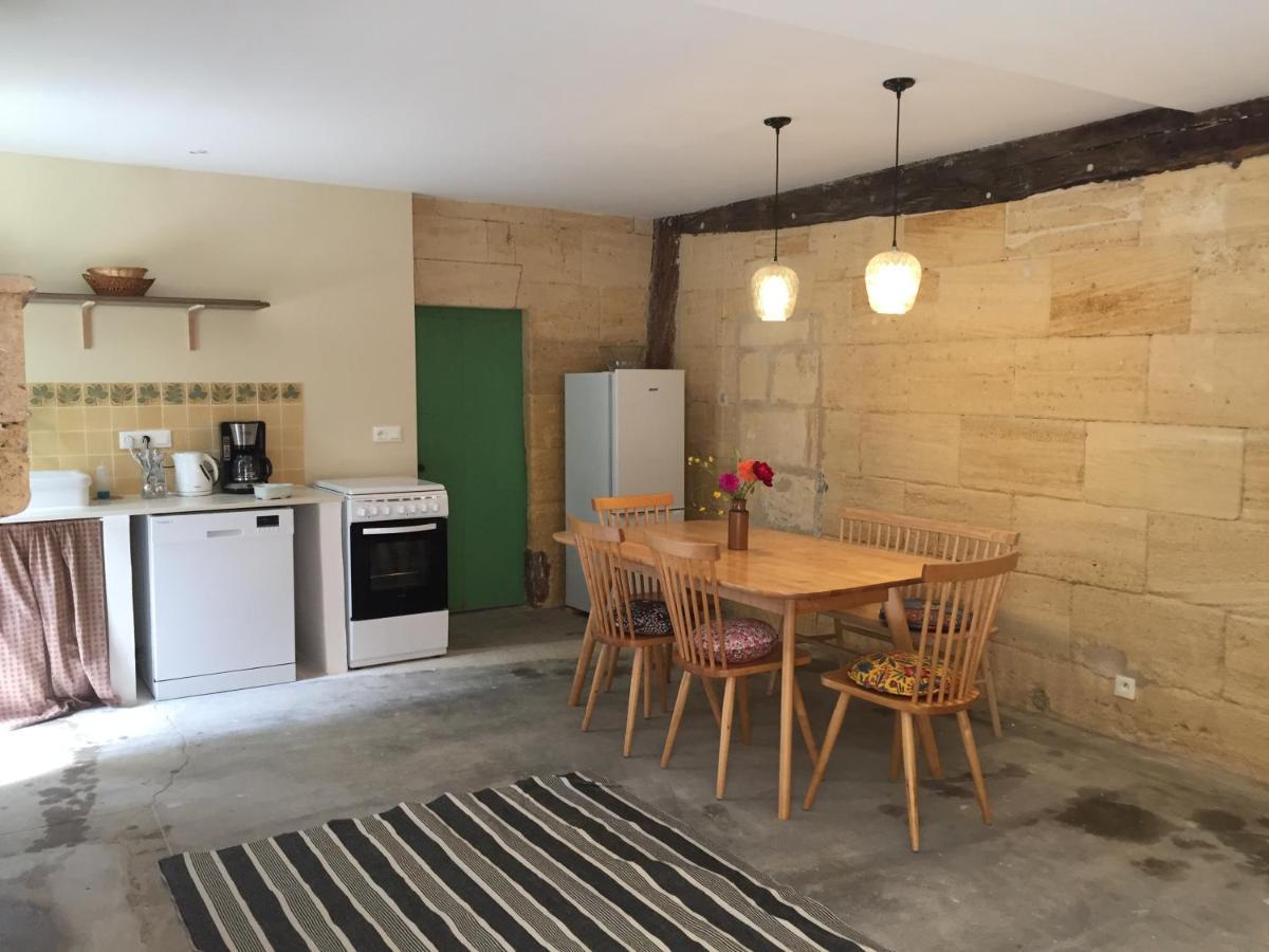 Bed and Breakfast Damechouette Pujols  Esterno foto