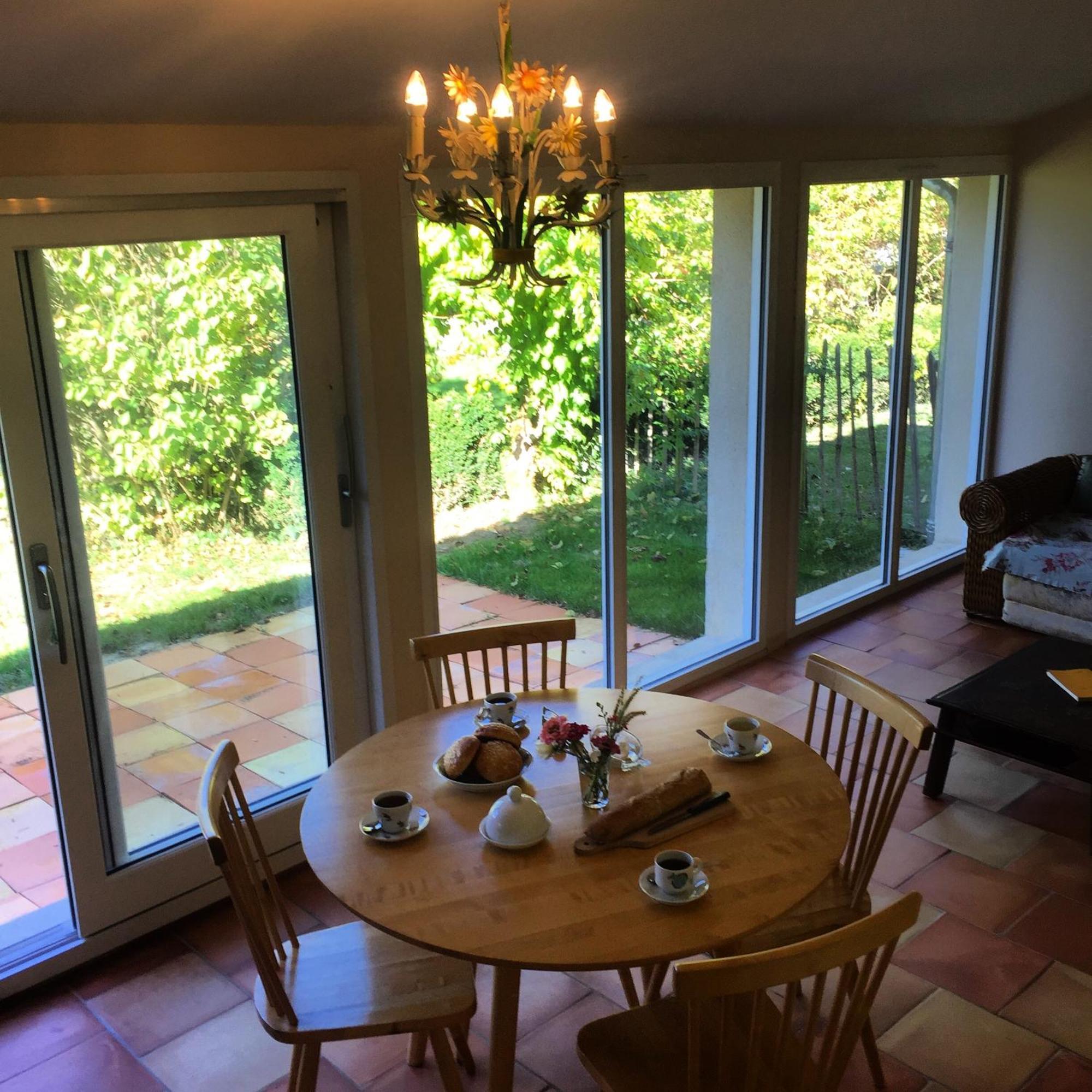 Bed and Breakfast Damechouette Pujols  Esterno foto